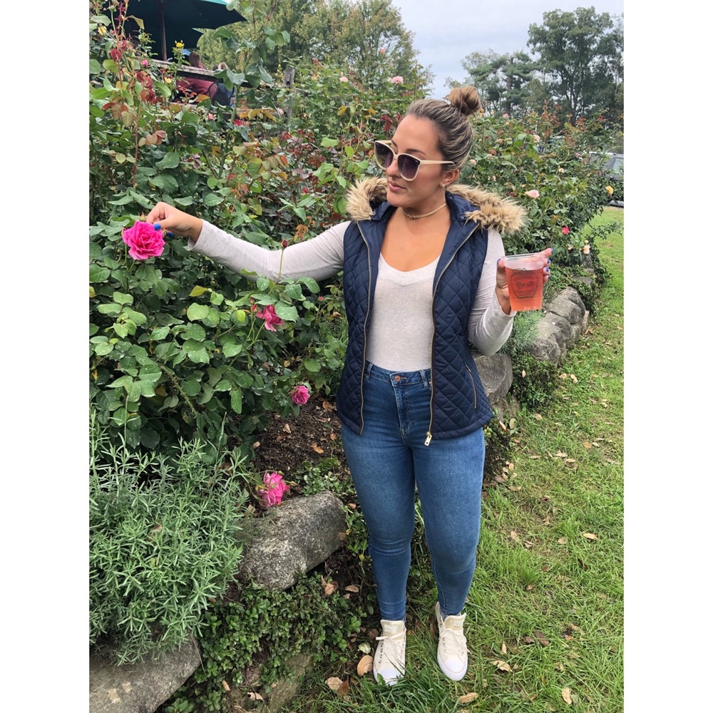 🏝Meet Your Posher🍾 - Picture 14 of 16